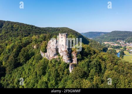 Rovine del castello di Neideck, vicino a Streitberg, Wiesenttal, Svizzera Franconia, immagine drone, Franconia superiore, Franconia, Baviera, Germania Foto Stock