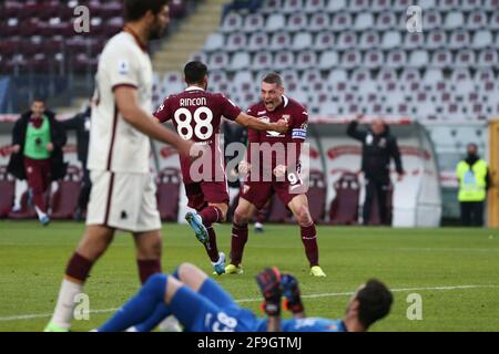 Tomas Rincon del Torino FC festeggia dopo aver segnato con Andrea Belotti durante la Serie UNA partita di calcio tra il Torino FC E come Roma all'Olympic Gran Foto Stock