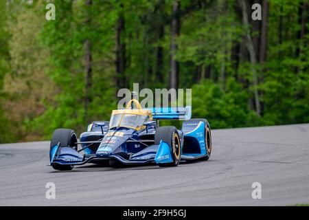 Birmingham, Alabama, Stati Uniti. 17 Apr 2021. JIMMIE JOHNSON (R) (48) degli Stati Uniti pratica per l'Honda Indy Grand Prix di Alabama al Barber Motorsports Park di Birmingham, Alabama. Credit: Eddie Hurskin Grindstone Media/ASP/ZUMA Wire/Alamy Live News Foto Stock