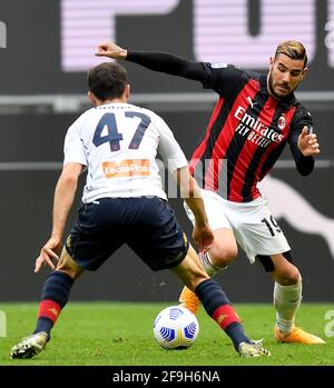 Milano, Italia. 18 Apr 2021. L'AC Milan Theo Hernandez (R) viena con il Milan Badelj di Genova durante una partita di calcio tra AC Milan e Genova a Milano, Italia, 18 aprile 2021. Credit: Sr/Xinhua/Alamy Live News Foto Stock
