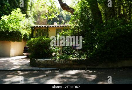 Los Angeles, California, USA 17 aprile 2021 UNA visione generale dell'atmosfera dell'attrice Rae Dawn Chong e dell'attore C. Thomas Howell ex casa/casa al 1491 Stone Canyon Road il 17 aprile 2021 a Bel Air, Los Angeles, California, USA. Foto di Barry King/Alamy Stock foto Foto Stock