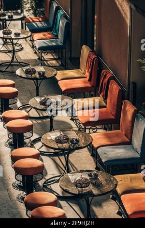 Accogliente caffetteria all'aperto in Turchia Foto Stock