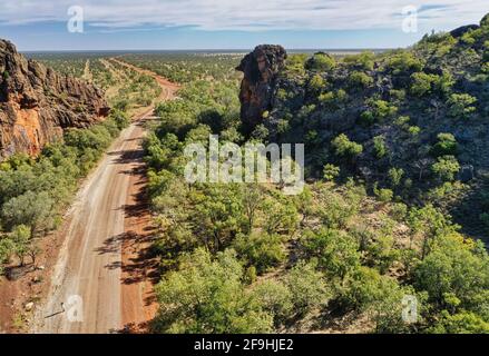 Vista aerea della strada del fiume Gibb una lunga strada sterrata outback road Foto Stock