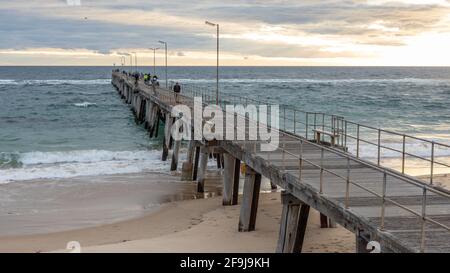 Il molo porto di noarlunga al tramonto in australia meridionale 19 Aprile 2021 Foto Stock