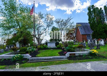 Lancaster, PA, USA - 18 aprile 2021: Gravesite di James Buchanan, il 15 ° presidente degli Stati Uniti, si trova nel Woodward Hill Cemetery. Foto Stock