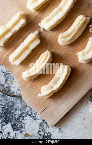 Impasto churros: Fare alcuni churros spagnoli Foto Stock