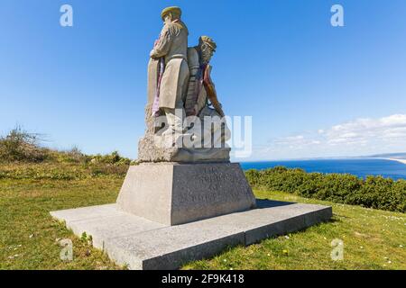 Spirit of Portland statua scultura in pietra a Portland Heights, Weymouth, Dorset UK nel mese di aprile Foto Stock