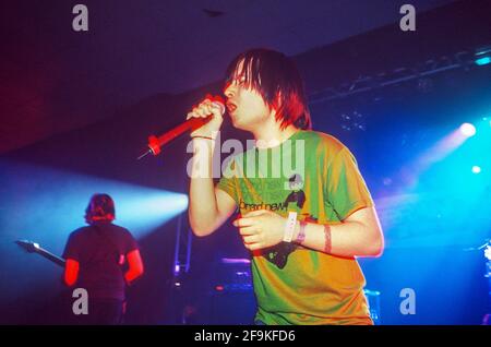 Funerale per un amico che gioca al Kerrang Weekender 12 aprile 2003, Camber Sands, Rye, West Sussex, Inghilterra, Regno Unito. Foto Stock