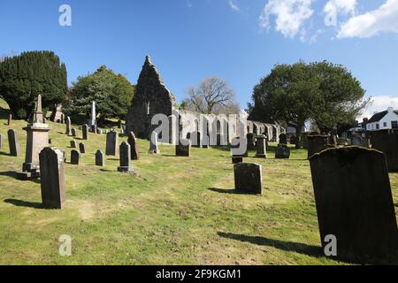 Scozia, Ayrshire, Kirkoswald 15 aprile 2021. Auld Kirk con collegamenti al poeta scozzese Robert Burns. Alcune pietre di tomba insolite Foto Stock