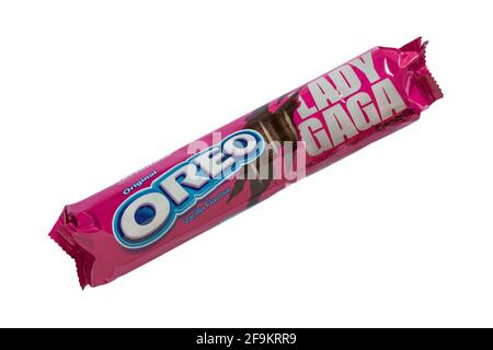 Confezione di biscotti originali alla vaniglia Oreo Lady Gaga isolato su sfondo bianco Foto Stock