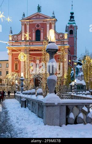 L'iconica piazza Presern nel centro di Lubiana, capitale della Slovenia, in una giornata di sole Foto Stock