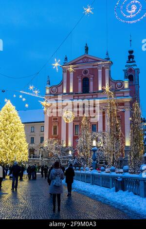 L'iconica piazza Presern nel centro di Lubiana, capitale della Slovenia, in una giornata di sole Foto Stock