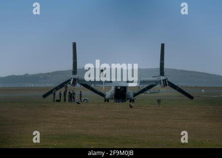 Bell Boeing V-22 Osprey, Bell Boeing V-22 Osprey decolla al culdrose, elicottero con il lungo raggio, prestazioni di crociera ad alta velocità, velivoli. L'Osprey è il primo aereo tiltrotor di produzione del mondo, in riparazione Credit: kathleen White/Alamy Live News Foto Stock