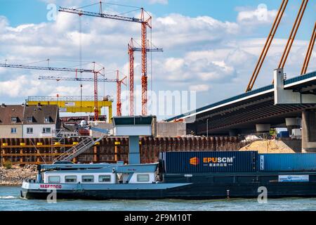Nuova costruzione del ponte autostradale Neuenkamp sulla A40, sul fiume Reno vicino Duisburg, costruzione dei moli ponte, il nuovo ponte è Foto Stock