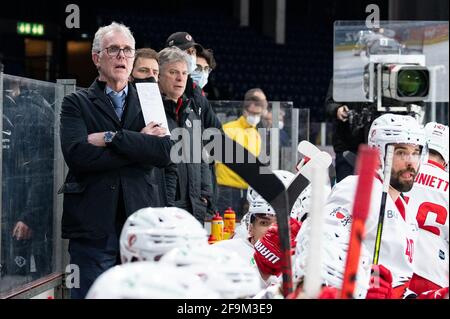 Zurigo, Svizzera. 19 Apr 2021. 19 aprile 2021, Zurigo, Hallenstadion, NL 1/4 finale - gioco 4: ZSC Lions - Losanna HC, allenatore Craig MacTavish (Losanna) (Svizzera/Croazia OUT) Credit: SPP Sport Press Photo. /Alamy Live News Foto Stock