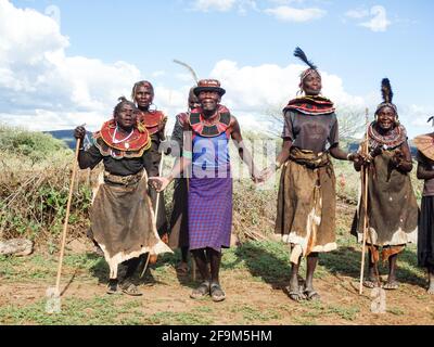 I Pokot (anche Pökoot) vivono nella West Pokot County e nella Baringo County in Kenya. Rituale danzante Foto Stock