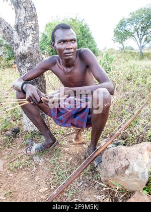 Ritratto di Pokot Warrier. I Pokot (anche Pökoot) vivono nella West Pokot County e nella Baringo County in Kenya Foto Stock