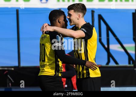 ROTTERDAM, PAESI BASSI - APRILE 18: Riechedly Bazoer di Vitesse, Jacob Rasmussen di Vitesse durante la finale della Coppa olandese tra Ajax e Vitesse A. Foto Stock