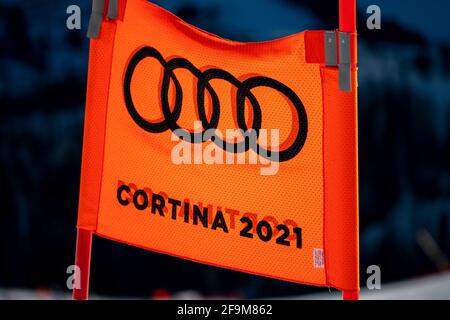 Cortina d'Ampezzo, Italia 14 febbraio 2021: Una visione generale durante I CAMPIONATI MONDIALI DI SCI ALPINO FIS 2021 discesa maschile sul corso Vertigine in Foto Stock