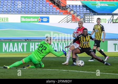 ROTTERDAM, PAESI BASSI - APRILE 18: Portiere Remko Pasveer di Vitesse, Antony Matheus dos Santos di Ajax, Riechedly Bazoer di Vitesse, Jacob Rasmusse Foto Stock