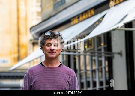 Rod Humphris padrone del pub Raven a Bath, Somerset, che ha cacciato il leader laburista Sir Kier Starmer fuori dal pub durante una fila riscaldata sopra il blocco. Foto Stock