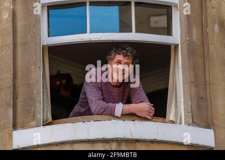 Rod Humphris padrone del pub Raven a Bath, Somerset, che ha cacciato il leader laburista Sir Kier Starmer fuori dal pub durante una fila riscaldata sopra il blocco. Foto Stock