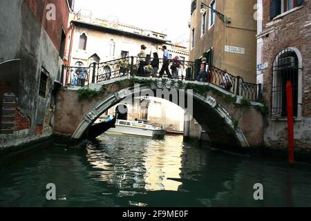 Ponte pedonale a Venezia, Italia Foto Stock