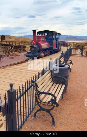 Vecchio treno in una città fantasma, Calico, Yermo, Mojave Desert, California, America, Stati Uniti Foto Stock