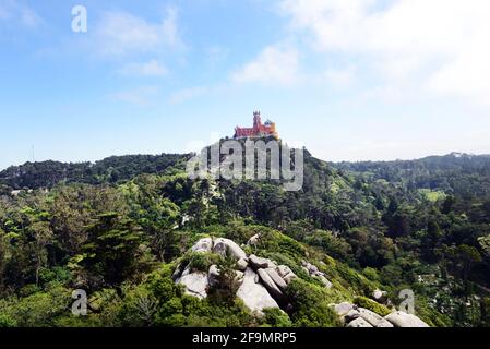 Una vista sul bellissimo palazzo pena di Sintra, Portogallo. Foto Stock