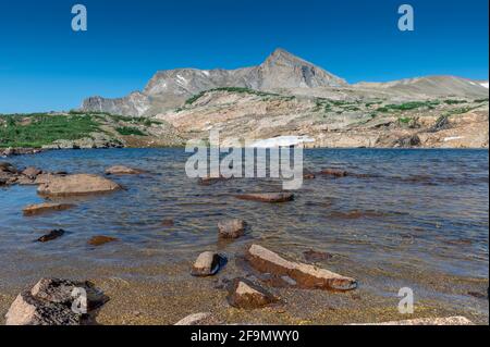 Lion Lake numero 2 guardando il Monte Alice Foto Stock