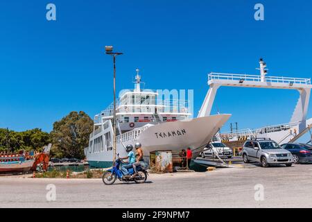 Lefkada, Grecia - 18 luglio 2020: Ponte galleggiante nell'isola di Lefkada Grecia. Foto Stock