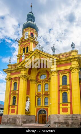 Abbazia di Stift Wilten nella città austriaca di Innsbruck. Foto Stock