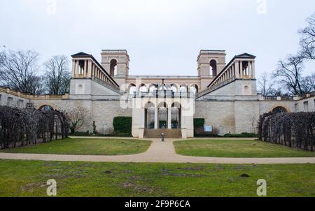 vista del palazzo belvedere auf dem pfingstberg situato vicino potsdam città, germania. Foto Stock