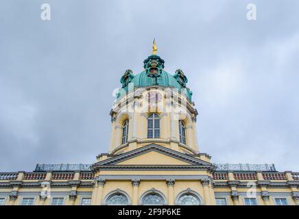 vista sul meraviglioso palazzo charlottenburg di berlino. Foto Stock