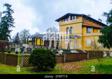 costruzione di bagni romani situati nel parco sanssouci a potsdam, germania. Foto Stock