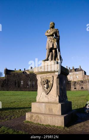 Statua del re Robert the Bruce al castello di Stirling, Scozia Foto Stock