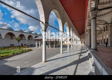 La Moschea del Sultano Mihrimah nel quartiere di Edirnekapı, nel quartiere Fatih di Istanbul, Turchia Foto Stock