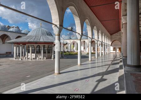 La Moschea del Sultano Mihrimah nel quartiere di Edirnekapı, nel quartiere Fatih di Istanbul, Turchia Foto Stock