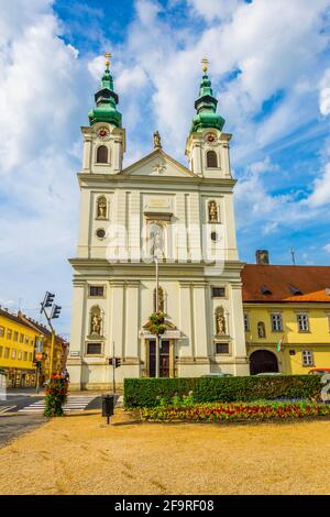 Chiesa dominicana sulla piazza Szechenyi nella città di Sopron, Ungheria Foto Stock