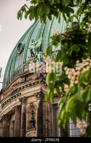 13 maggio 2019 Berlino, Germania - Dettagli della facciata della Cattedrale di Berlino nella storica città di Berlino in Germania. Foto Stock