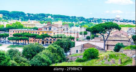 veduta aerea del forum romanum e delle zone circostanti del centro storico della capitale italiana roma. Foto Stock
