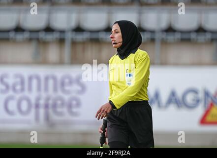 Arbitri femminili nella partita di calcio tra Linköpings FC- FC Rosengård all’arena Linköping di domenica. Foto Stock