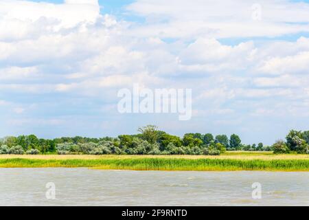 Lago di neusiedlersee al confine tra Austria e Ungheria Foto Stock