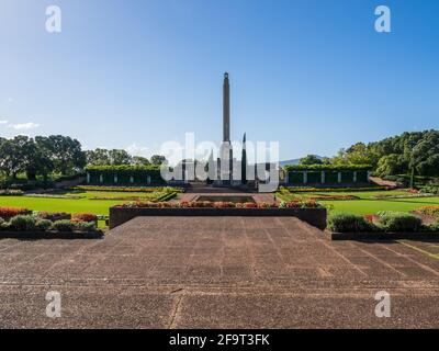 AUCKLAND, NUOVA ZELANDA - 16 aprile 2021: Veduta del memoriale di Michael Joseph Savage a Bastion Point Foto Stock