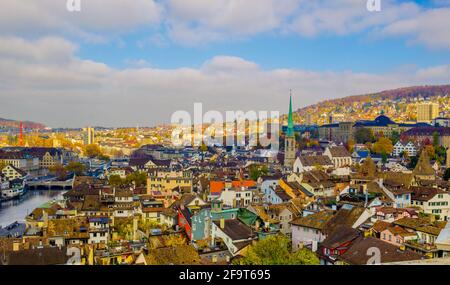 vista aerea di zurigo dalla cima del grossmunster chiesa Foto Stock