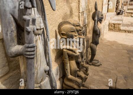 Una scultura in legno dogon, Mali, Africa Foto Stock