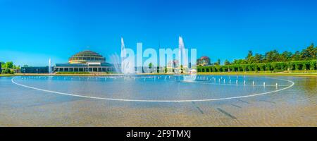 Wroclaw fontana multimediale di fronte alla sala Stulecia, Polonia Foto Stock