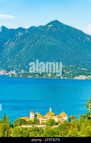 Vista aerea del Lago maggiore dal Mottarone in Italia Foto Stock