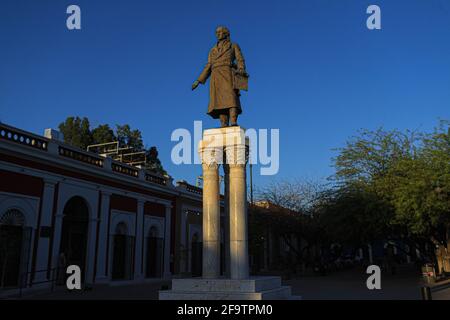 Statua di Miguel Hidalgo y Costilla in Plaza Hidalgo nel centro storico di Hermosillo, sonora, Messico ... (Foto di Luis Gutierrez / foto Norte) ... Estatua del Miguel Hidalgo y Costilla en la plaza Hidalgo en el centro storico de Hermosillo, sonora, Messico...(Photo by Luis Gutierrez/ Norte Photo)... Foto Stock