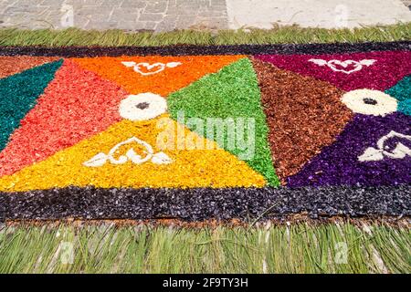 Particolare del tappeto di Pasqua decorativo a Antigua Città del Guatemala, Guatemala. Foto Stock